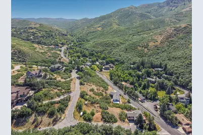 4810 E Badger Hollow Ln, Salt Lake City, UT 84108 - Photo 9