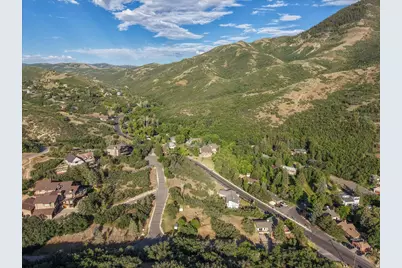 4810 E Badger Hollow Ln, Salt Lake City, UT 84108 - Photo 7