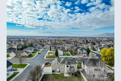 9752 N Dorchester Dr, Cedar Hills, UT 84062 - Photo 49