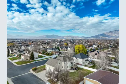 9752 N Dorchester Dr, Cedar Hills, UT 84062 - Photo 45