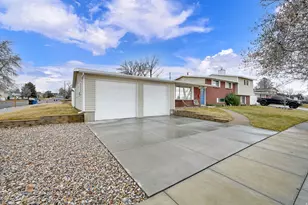 209 W 5200 S, Washington Terrace, UT 84405 - Photo 3