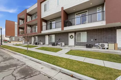 434 E Depot St S, Clearfield, UT 84015 - Photo 3