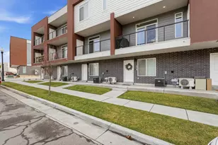 434 E Depot St S, Clearfield, UT 84015 - Photo 3