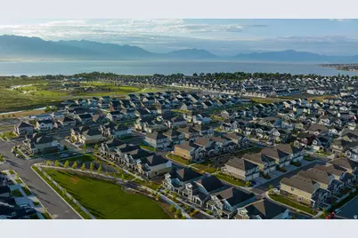 253 N Roundabout St, Saratoga Springs, UT 84045 - Photo 37