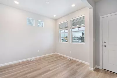 253 N Roundabout St, Saratoga Springs, UT 84045 - Photo 15