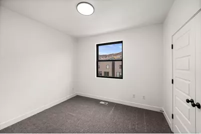 301 E Endurance Cir, Draper, UT 84020 - Photo 23