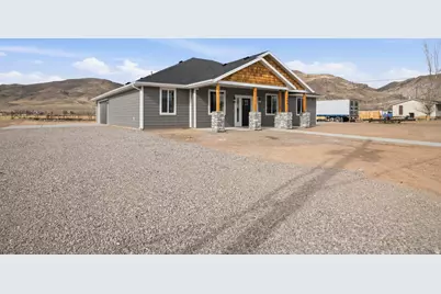 408 S Center St, Elsinore, UT 84724 - Photo 3