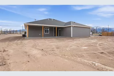 408 S Center St, Elsinore, UT 84724 - Photo 7