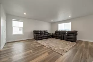 5907 S Crown Pk Cv, Kearns, UT 84118 - Photo 7