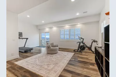 2522 S Scenic Dr E, Salt Lake City, UT 84109 - Photo 15