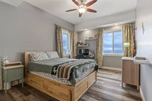 2522 S Scenic Dr E, Salt Lake City, UT 84109 - Photo 15