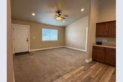 353 W Niblick Cir, Garden City, UT 84028 - Photo 9