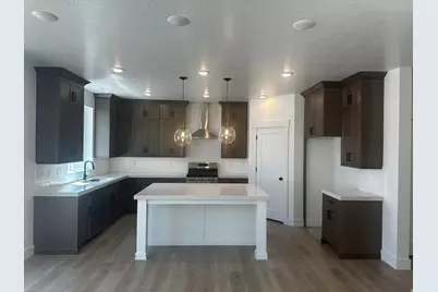 111 W 1690 S, Salem, UT 84653 - Photo 3