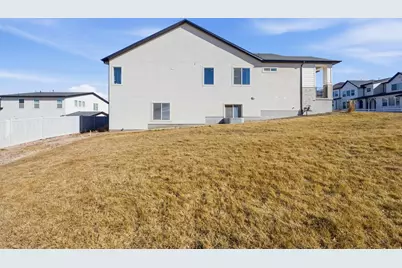 93 E Edgecrest Ln, North Salt Lake, UT 84054 - Photo 31
