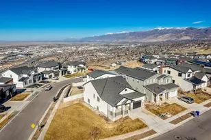 93 E Edgecrest Ln, North Salt Lake, UT 84054 - Photo 33