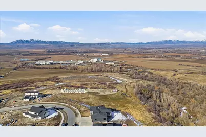 697 Cherry Pkwy #14, Richmond, UT 84333 - Photo 3