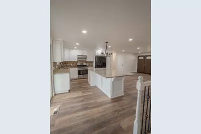 8492 S Mesa Dr E, Sandy, UT 84093 - Photo 5