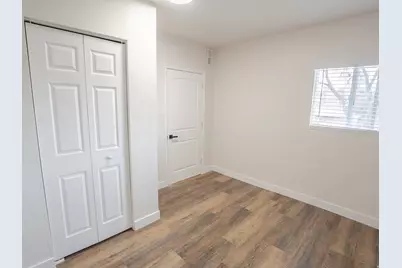 8492 S Mesa Dr E, Sandy, UT 84093 - Photo 11