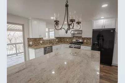 8492 S Mesa Dr E, Sandy, UT 84093 - Photo 3