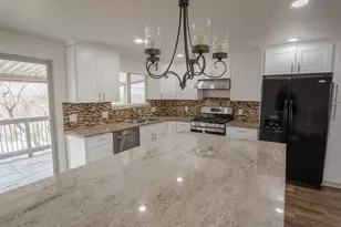 8492 S Mesa Dr E, Sandy, UT 84093 - Photo 3