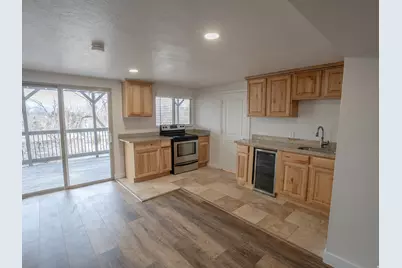 8492 S Mesa Dr E, Sandy, UT 84093 - Photo 19