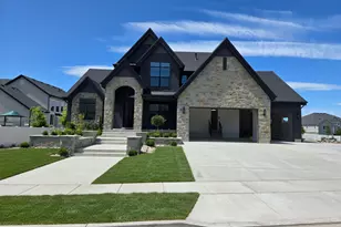 39 N Hayfield Cir, Kaysville, UT 84037 - Photo 1