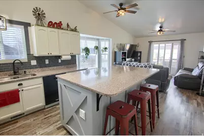 6242 W 5950 S, Hooper, UT 84315 - Photo 5