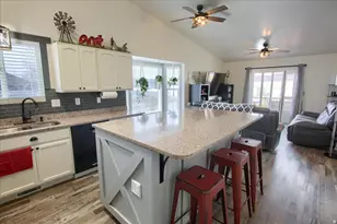 6242 W 5950 S, Hooper, UT 84315 - Photo 5