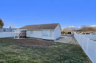8464 S Meadowlark Ln, West Jordan, UT 84088 - Photo 5