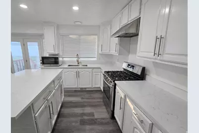 8464 S Meadowlark Ln, West Jordan, UT 84088 - Photo 9