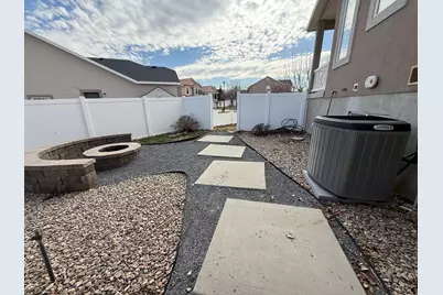 6724 W Hunter Wood Cir, West Valley, UT 84128 - Photo 39