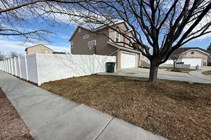 6724 W Hunter Wood Circle, West Valley, UT 84128 - Photo 3