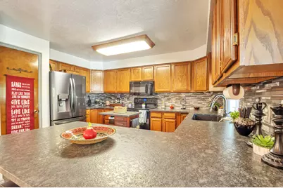 658 W 4150 S, Riverdale, UT 84405 - Photo 5