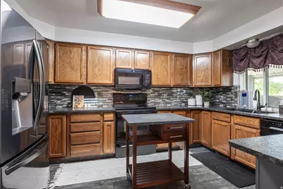 658 W 4150 S, Riverdale, UT 84405 - Photo 9