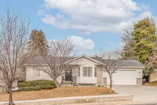 729 E Crestview Dr S, Tooele, UT 84074 - Photo 1