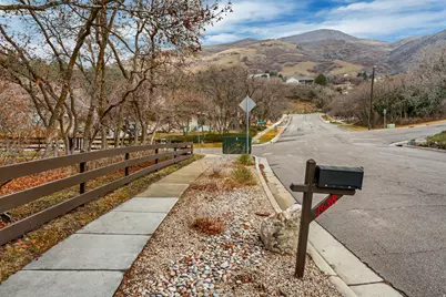 1638 Country Hills Dr, Ogden, UT 84403 - Photo 45