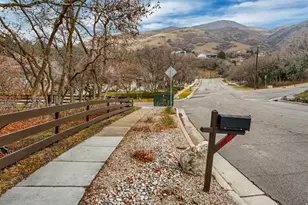 1638 Country Hills Dr, Ogden, UT 84403 - Photo 45