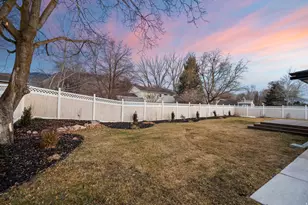 7647 S Twin Lakes Circle, Cottonwood Heights, UT 84121 - Photo 9