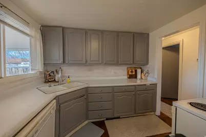 3442 S 4300 W, West Valley, UT 84120 - Photo 17