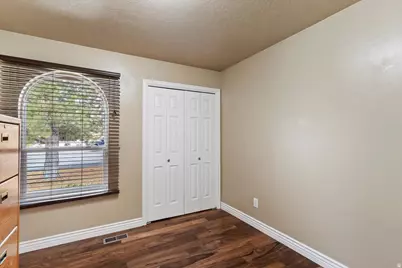 1476 E Kayscreek Dr, Layton, UT 84040 - Photo 17