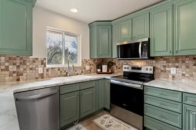 1476 E Kayscreek Dr, Layton, UT 84040 - Photo 3