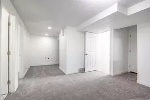 6374 W 3100 S, West Valley, UT 84128 - Photo 21