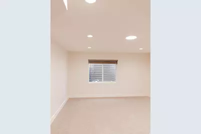 854 Glen Eagles Ct, Tooele, UT 84074 - Photo 11