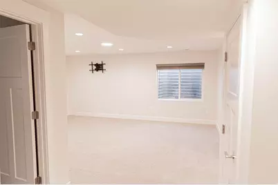 854 Glen Eagles Ct, Tooele, UT 84074 - Photo 9