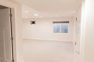 854 Glen Eagles Ct, Tooele, UT 84074 - Photo 9