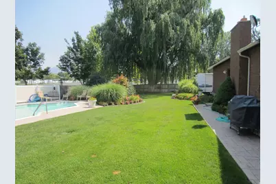 1033 E 825 N, Layton, UT 84040 - Photo 3