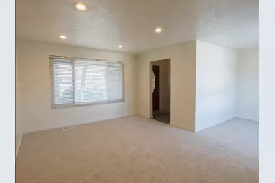 1033 E 825 N, Layton, UT 84040 - Photo 7