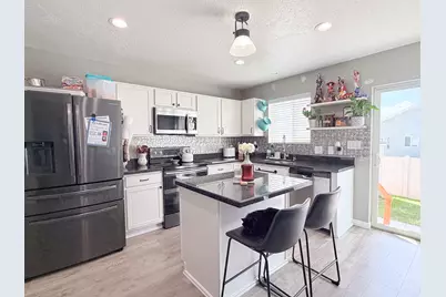 2164 E Revere Way, Eagle Mountain, UT 84005 - Photo 3