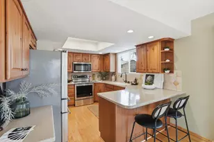 10286 S Edgecliff Dr, Sandy, UT 84092 - Photo 11