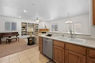 3979 W Scarsborough Ln, West Jordan, UT 84084 - Photo 11